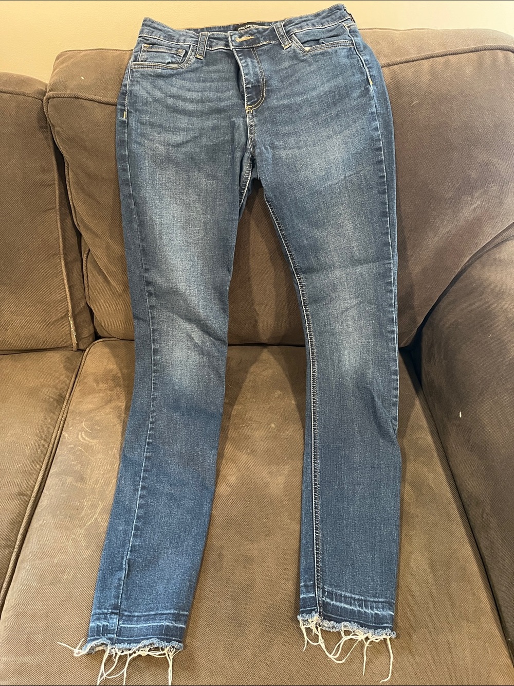 Women's Dark Blue Skinny Jeans with Frayed Hem